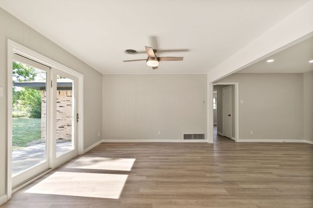 609 S Farmington Road, Howe, TX 75459