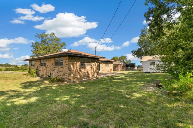 609 S Farmington Road, Howe, TX 75459