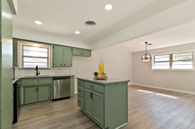 609 S Farmington Road, Howe, TX 75459