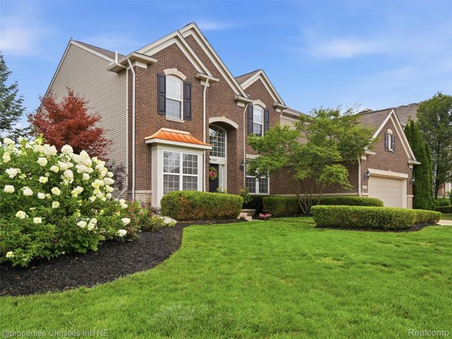 24307 Padstone Dr, Lyon Charter Township, MI 48178