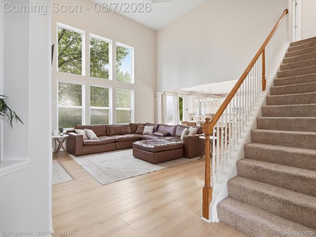 24307 Padstone Dr, Lyon Charter Township, MI 48178