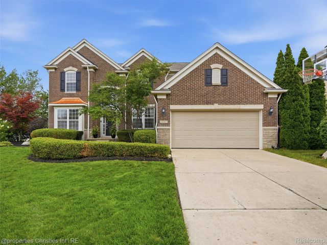 24307 Padstone Dr, Lyon Charter Township, MI 48178