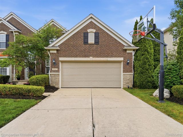 24307 Padstone Dr, Lyon Charter Township, MI 48178