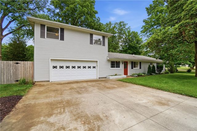 1684 Pierce Drive, Beavercreek, OH 45432