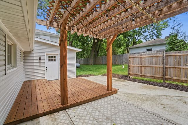 1684 Pierce Drive, Beavercreek, OH 45432