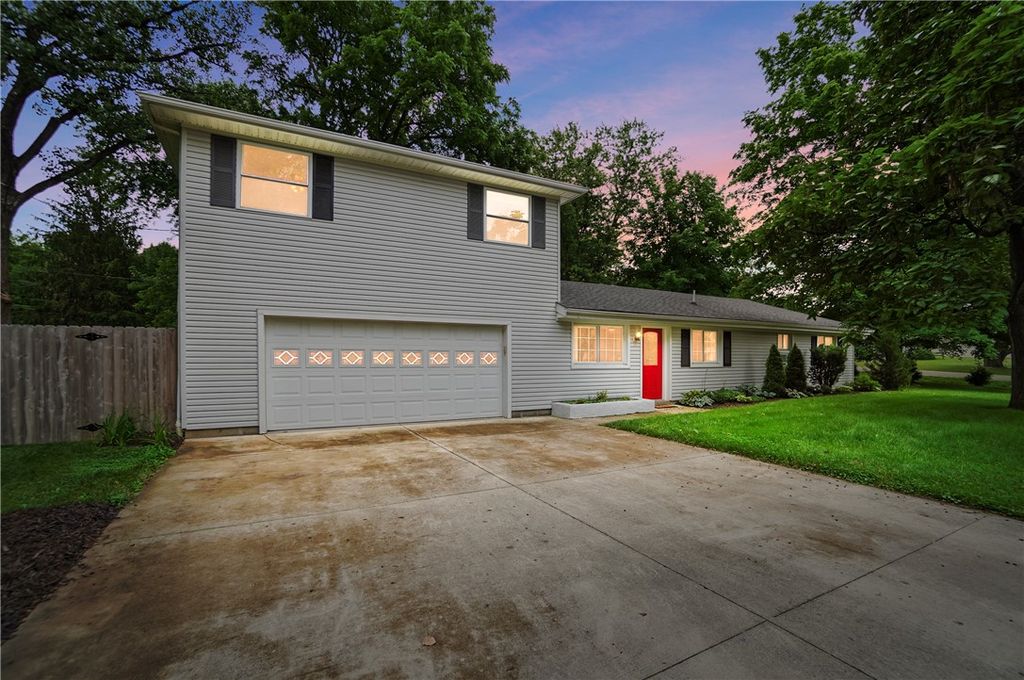 1684 Pierce Drive, Beavercreek, OH 45432