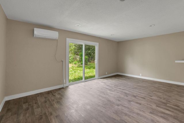 5823 Lyndhurst Drive, Houston, TX 77033