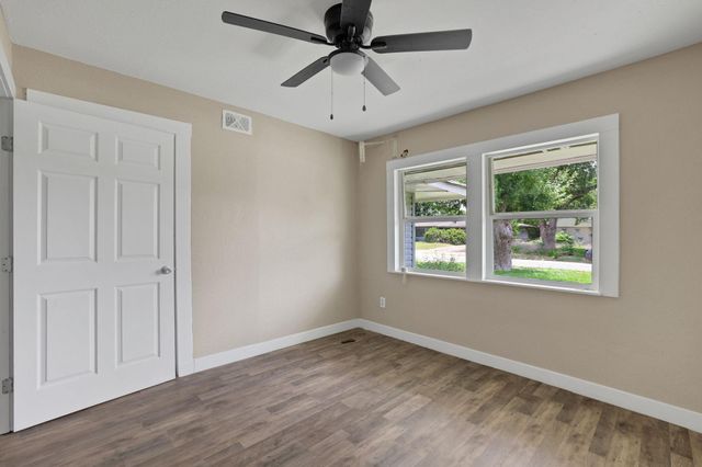 5823 Lyndhurst Drive, Houston, TX 77033