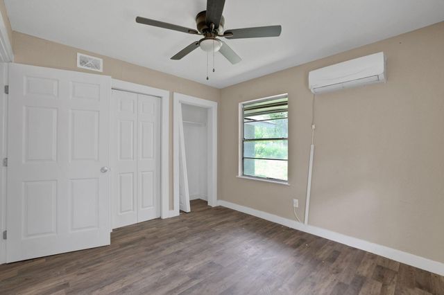 5823 Lyndhurst Drive, Houston, TX 77033