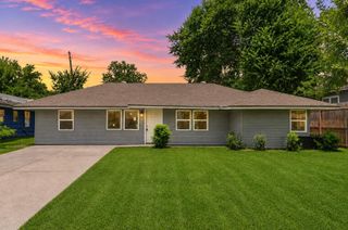 5823 Lyndhurst Drive, Houston, TX 77033