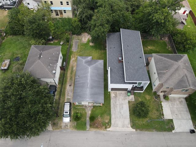 821 E 38th Street, Houston, TX 77022