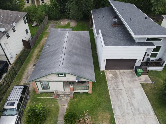 821 E 38th Street, Houston, TX 77022