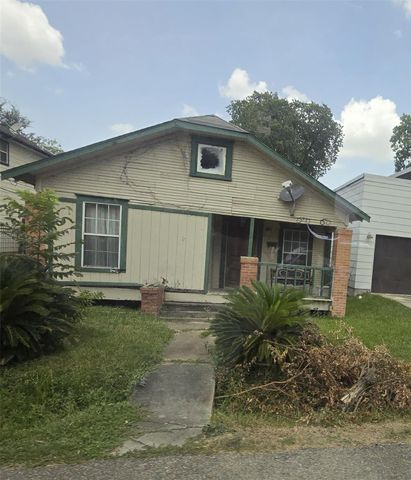 821 E 38th Street, Houston, TX 77022