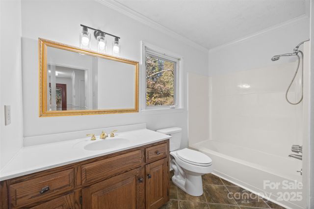 132 Greenbriar Drive, Matthews, NC 28104