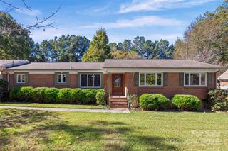 132 Greenbriar Drive, Matthews, NC 28104