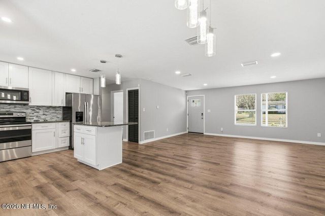 8133 JOFFRE Drive, Jacksonville, FL 32210