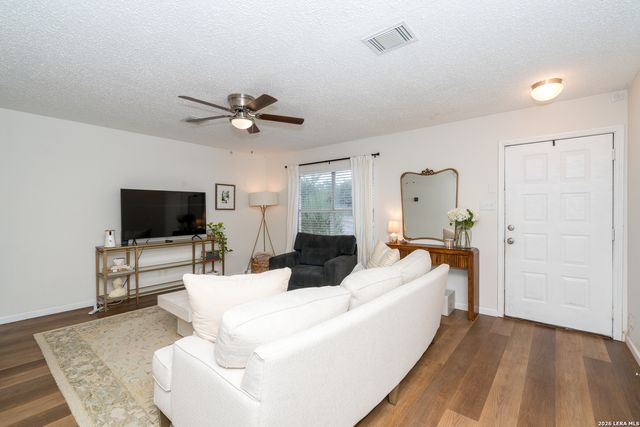 8903 Kenton Briar, San Antonio, TX 78240