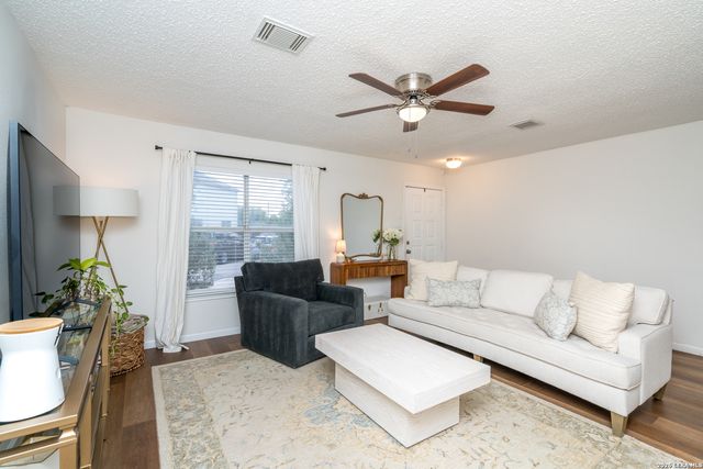 8903 Kenton Briar, San Antonio, TX 78240