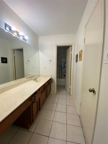 7846 Green Lawn Drive 7846, Houston, TX 77088