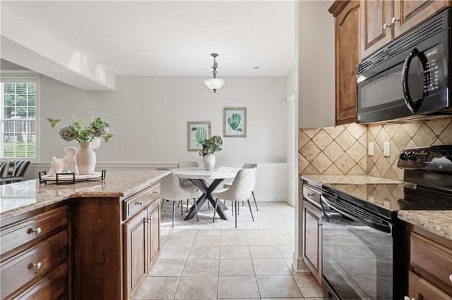 15602 W 61st Street, Shawnee, KS 66217