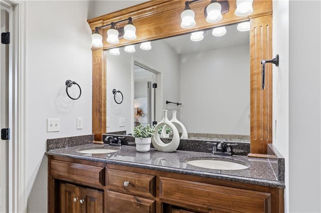 15602 W 61st Street, Shawnee, KS 66217