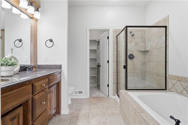 15602 W 61st Street, Shawnee, KS 66217