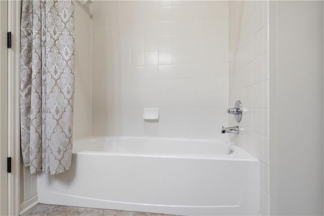 15602 W 61st Street, Shawnee, KS 66217