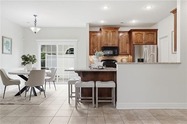 15602 W 61st Street, Shawnee, KS 66217