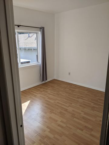 2622 Kingsland Ave, Oakland, CA 94619