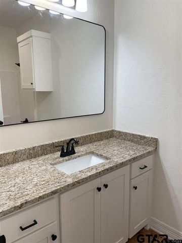277 Oak Valley Dr., Gilmer, TX 75645