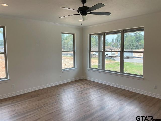 277 Oak Valley Dr., Gilmer, TX 75645