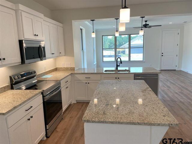 277 Oak Valley Dr., Gilmer, TX 75645