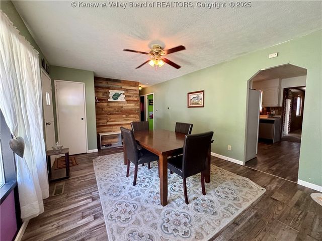 212 Monterey Drive, St Albans, WV 25177