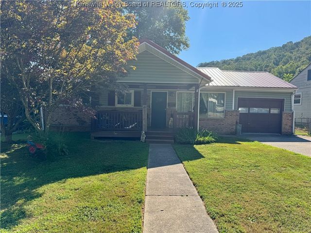 212 Monterey Drive, St Albans, WV 25177