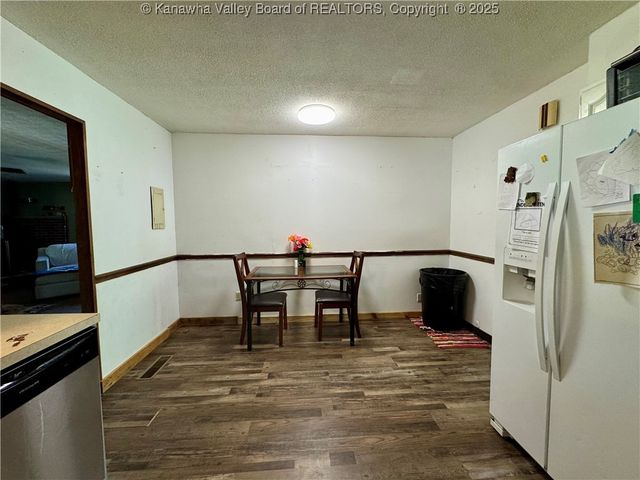 212 Monterey Drive, St Albans, WV 25177