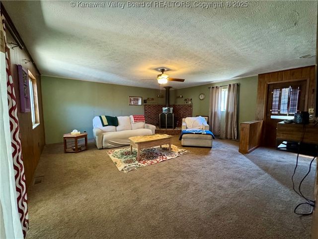 212 Monterey Drive, St Albans, WV 25177