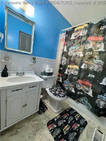 212 Monterey Drive, St Albans, WV 25177