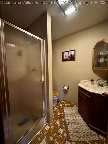 212 Monterey Drive, St Albans, WV 25177