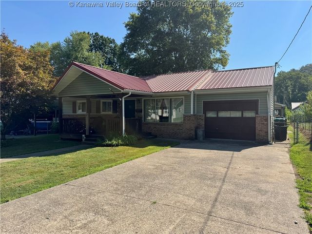 212 Monterey Drive, St Albans, WV 25177