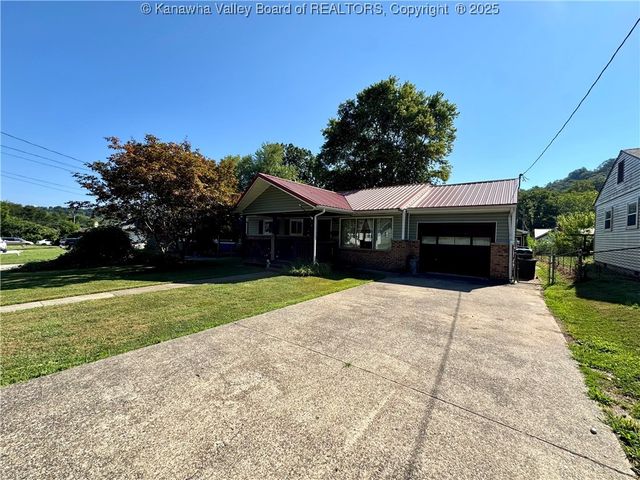 212 Monterey Drive, St Albans, WV 25177
