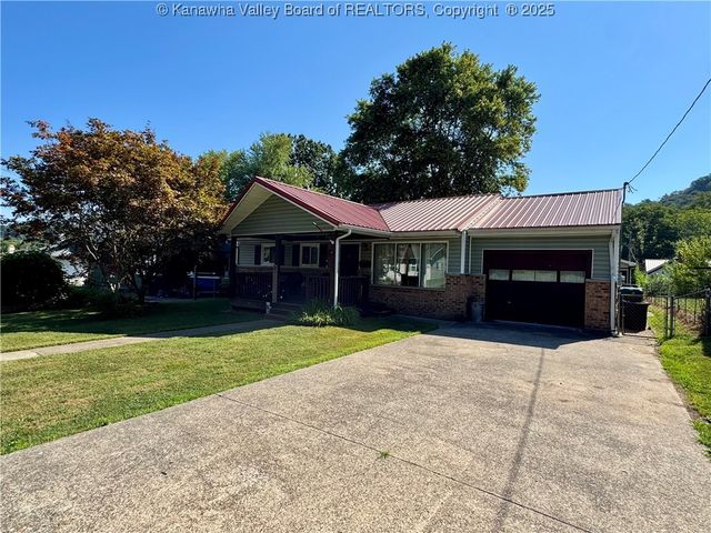 212 Monterey Drive, St Albans, WV 25177