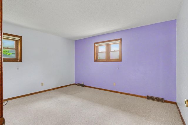 726 8th Ave NE, Oelwein, IA 50662