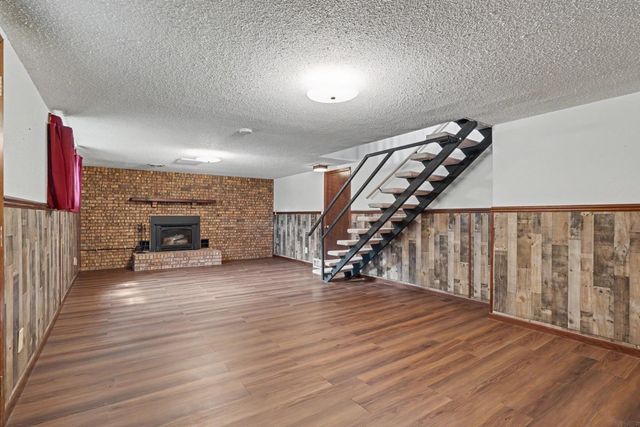 726 8th Ave NE, Oelwein, IA 50662