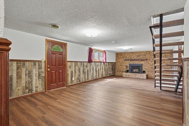 726 8th Ave NE, Oelwein, IA 50662