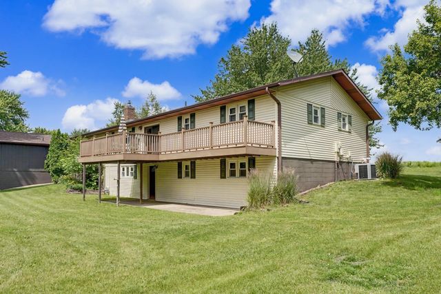726 8th Ave NE, Oelwein, IA 50662