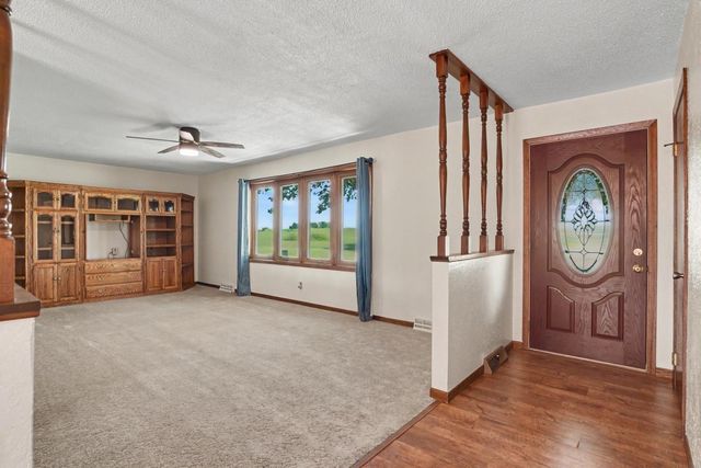 726 8th Ave NE, Oelwein, IA 50662