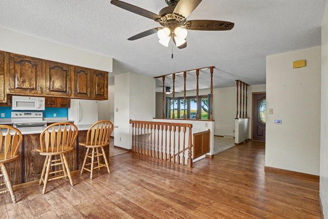 726 8th Ave NE, Oelwein, IA 50662