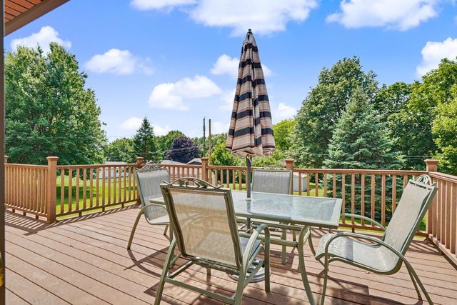 726 8th Ave NE, Oelwein, IA 50662