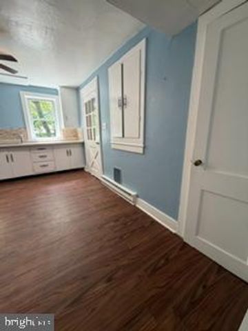 284 W STATE ST, Doylestown, PA 18901