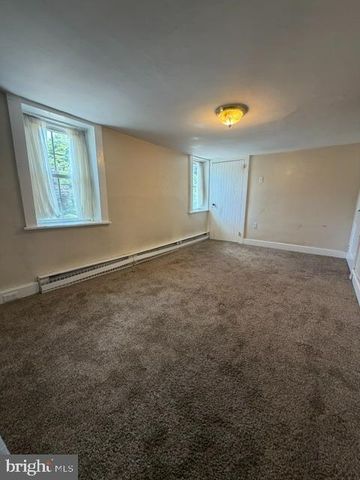 284 W STATE ST, Doylestown, PA 18901